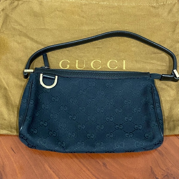 Like New Authentic Gucci GG Canvas with leather trim small shoulder bag - Picture 9 of 11